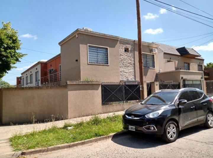 Casa · 75m² · 3 Ambientes · 1 Cochera