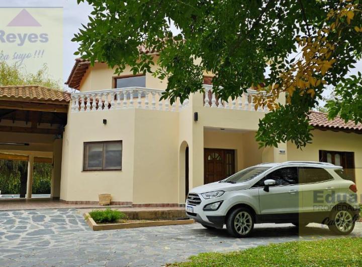 Casa · 250m² · 5 Ambientes · 2 Cocheras