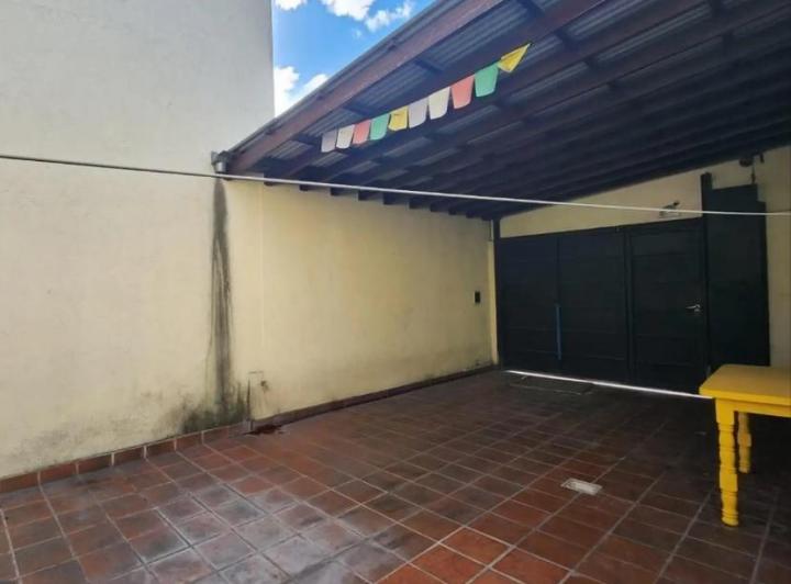 Casa · 75m² · 3 Ambientes · 2 Cocheras