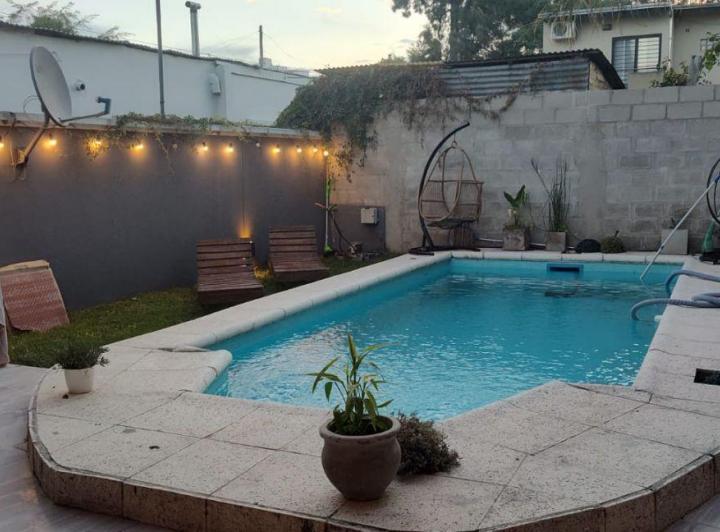 Casa · 107m² · 4 Ambientes · 2 Cocheras