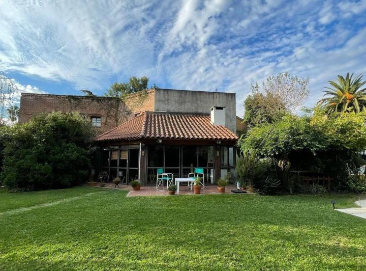Casa · 188m² · 3 Dormitorios · 2 Cocheras