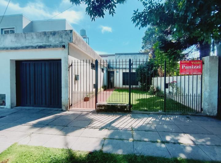 Casa · 3 Ambientes · 2 Cocheras