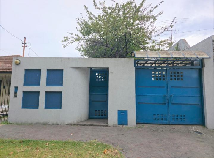 Casa · 130m² · 3 Ambientes · 2 Cocheras