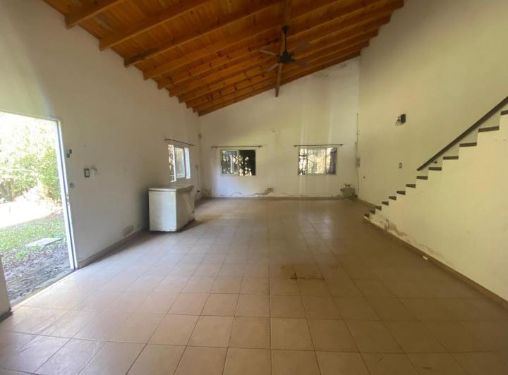 Casa · 90m² · 4 Ambientes · 5 Cocheras