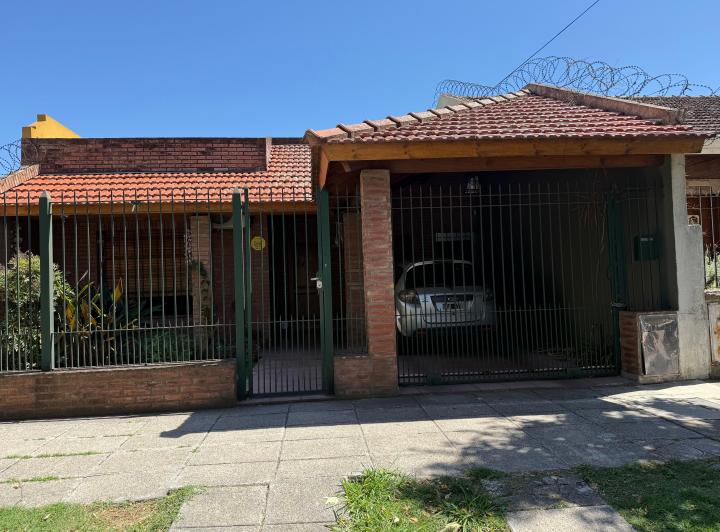 Casa · 100m² · 3 Ambientes · 1 Cochera