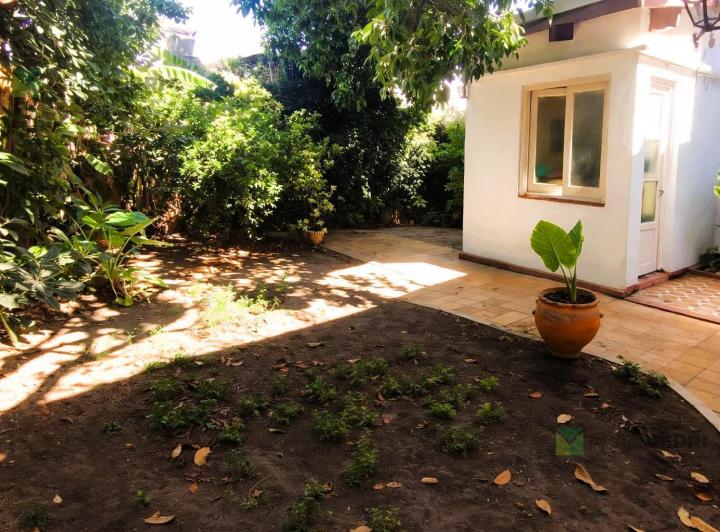 Casa · 180m² · 6 Ambientes