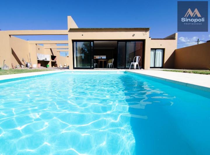 Casa · 93m² · 3 Ambientes · 3 Cocheras