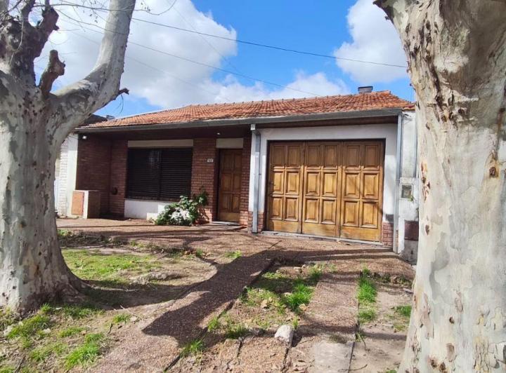 Casa · 180m² · 4 Ambientes · 1 Cochera
