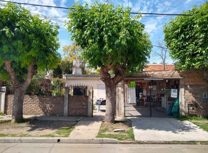 Casa · 300m² · 5 Ambientes · 1 Cochera