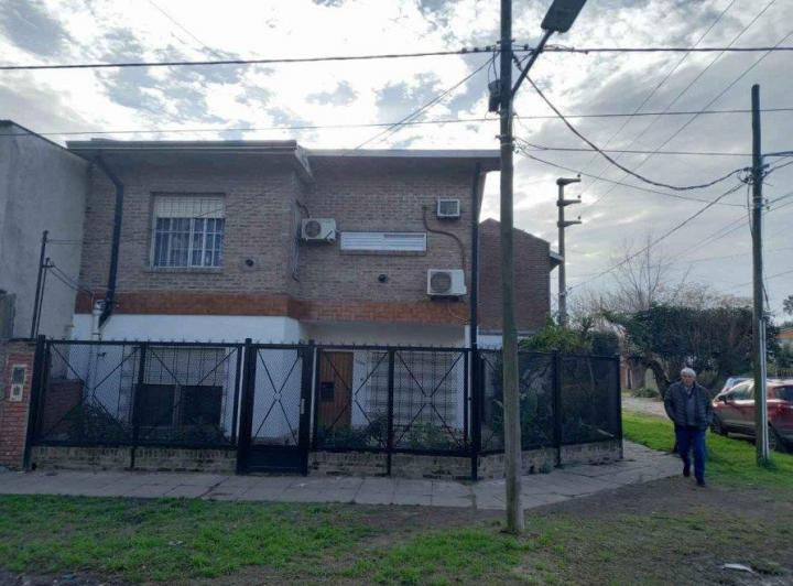 Casa · 200m² · 5 Ambientes · 1 Cochera