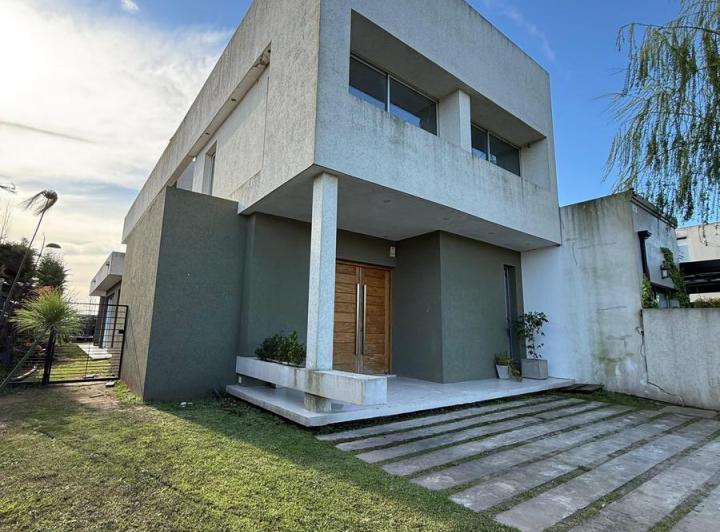 Casa · 173m² · 6 Ambientes