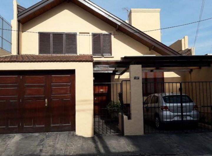 Casa · 1m² · 4 Ambientes