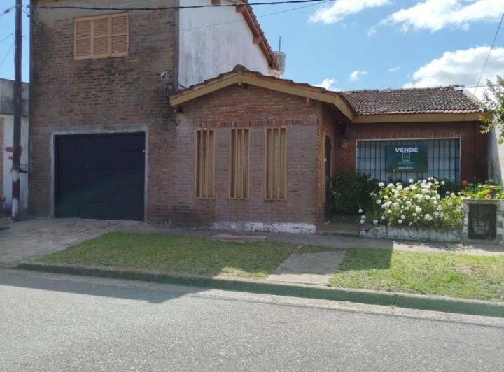 Casa · 160m² · 4 Ambientes · 1 Cochera