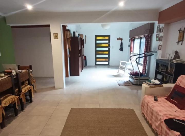 Casa · 96m² · 3 Ambientes · 3 Cocheras