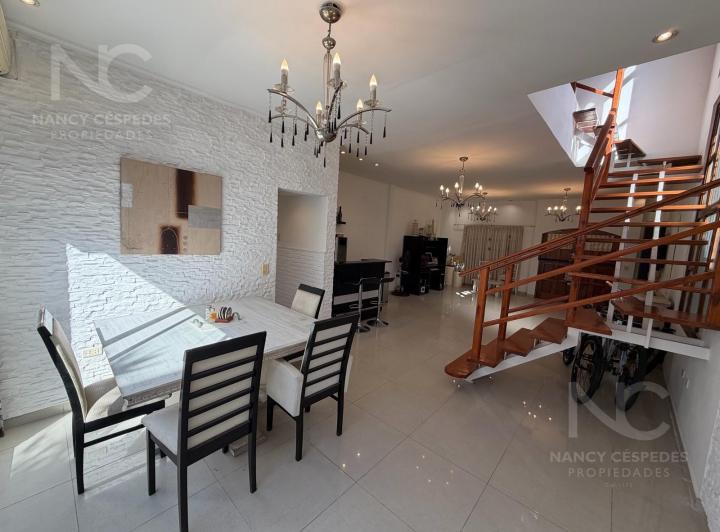 Casa · 182m² · 4 Ambientes · 1 Cochera