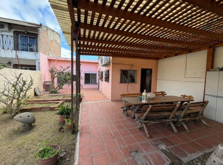 Casa · 63m² · 2 Ambientes · 1 Cochera