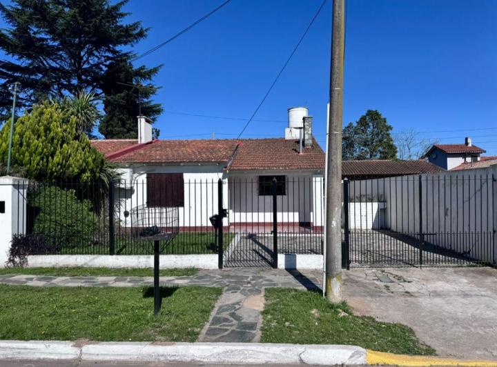 Casa · 387m² · 4 Ambientes · 1 Cochera