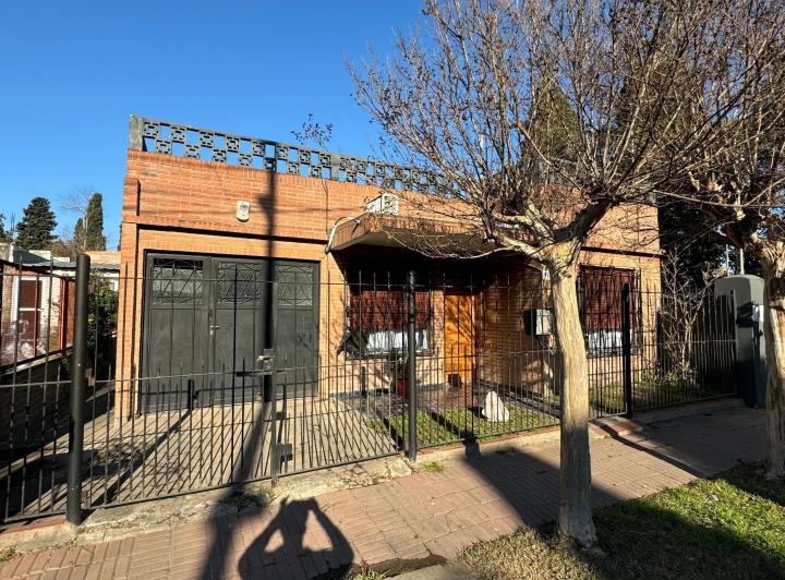 Casa · 126m² · 3 Ambientes · 1 Cochera