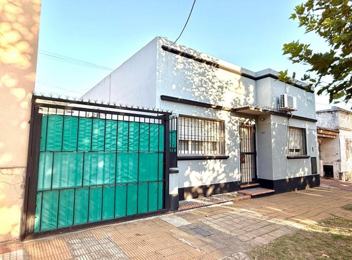 Casa · 102m² · 3 Ambientes · 1 Cochera