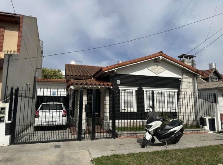 Casa · 120m² · 3 Ambientes · 3 Cocheras