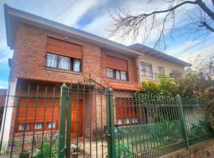 Casa · 170m² · 4 Ambientes · 1 Cochera