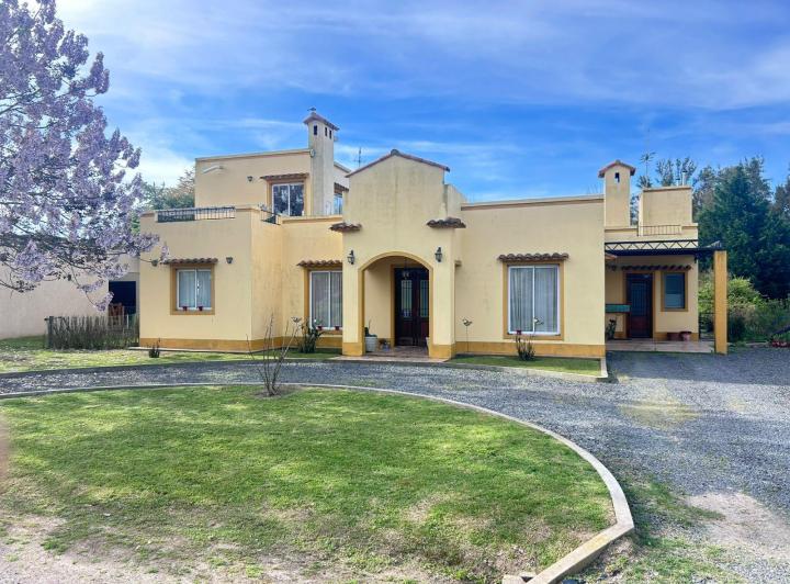Casa · 183m² · 6 Ambientes · 1 Cochera