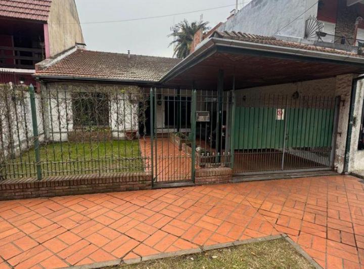 Casa · 140m² · 3 Ambientes · 1 Cochera
