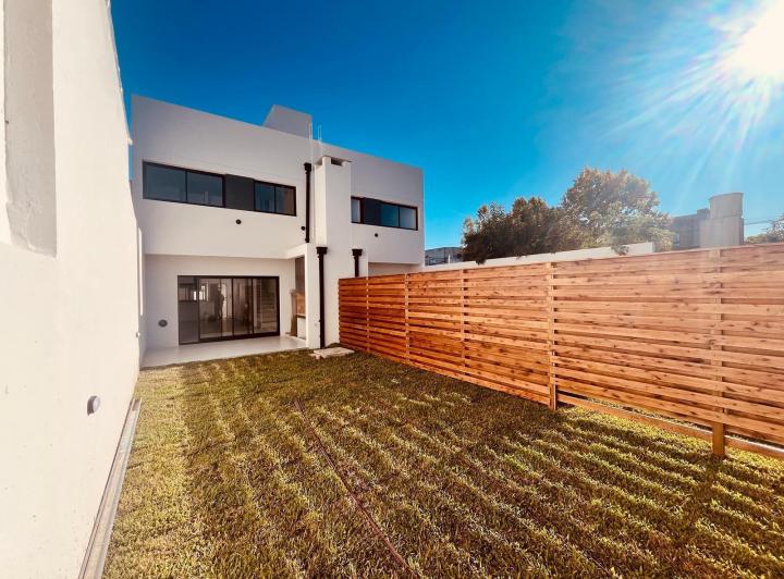 Casa · 120m² · 4 Ambientes · 1 Cochera