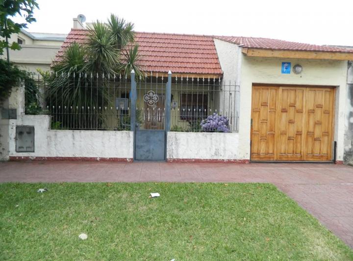 Casa · 160m² · 4 Ambientes · 1 Cochera
