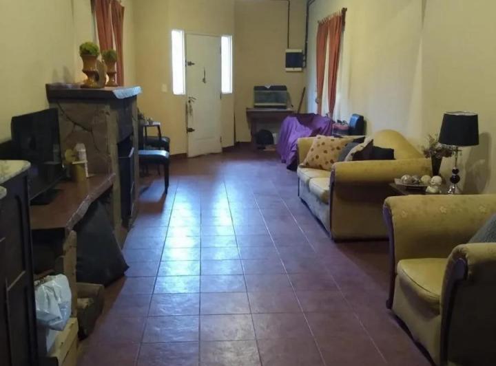 Casa · 160m² · 3 Ambientes · 4 Cocheras