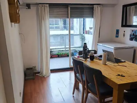 Departamento con balcon , 2 dormitorios.