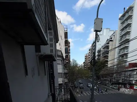Ph en alquiler primer piso por escalera sin expensas zona comercial excelente ubicacion
