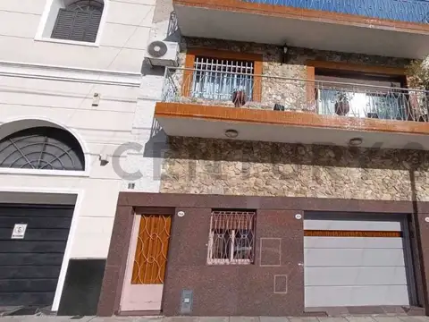Venta 2 casas independientes con garaje y azotea flores