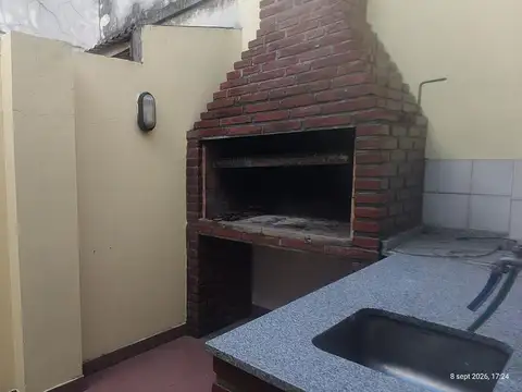 Venta ph 2 ambientes balcón corrido y patio con parrilla devoto apto credito posibilidad de cochera