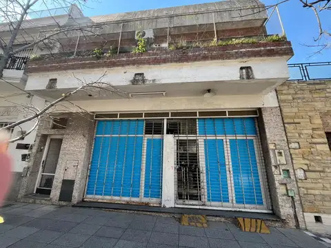 Vivienda con local