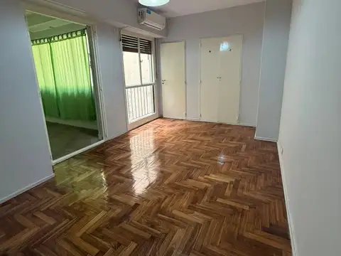 Monoambiente - balcón francés - reciclado - excelente ubicación