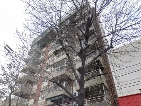 Departamento de 2 ambientes en avenida acoyte al 200