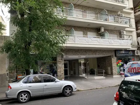 Monoambiente divisible 6 piso contrafrente vista abierta con balcon doble ventanal