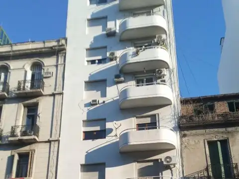 Muy amplio y luminoso 2 ambientes. amoblado