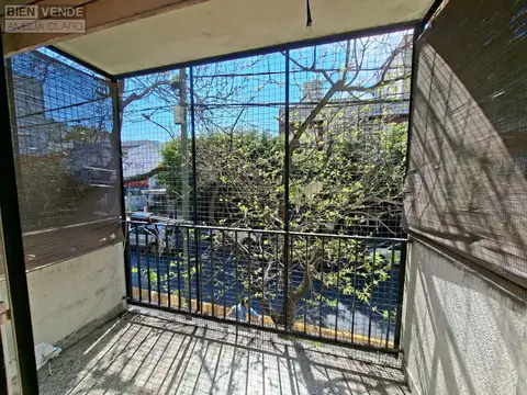 Excelente 2 ambientes al frente con balcón en belgrano r