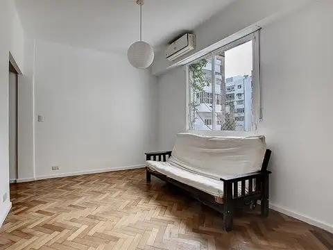 3 ambientes con escritorio en recoleta. luminoso. servicios centrales. alquiler