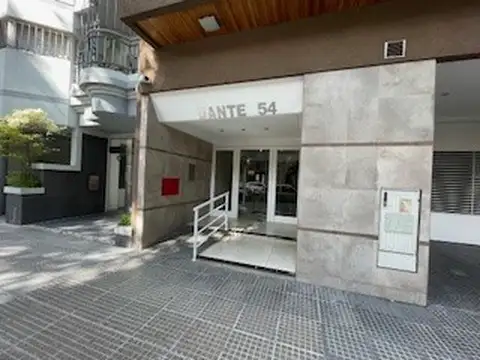 Excel monoamb divisible al ctfrente con balcon 8 años ant baño completo placar 36 mt ubicacion ideal