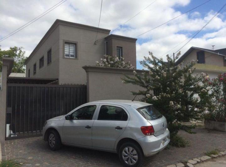 Casa · 190m² · 5 Ambientes · 1 Cochera
