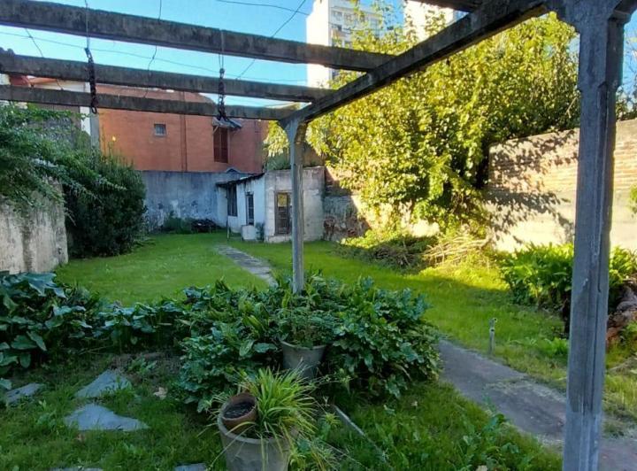 Casa · 260m² · 6 Ambientes · 1 Cochera