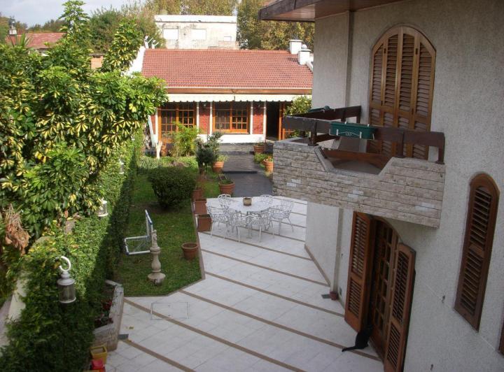 Casa · 364m² · 5 Ambientes · 3 Cocheras