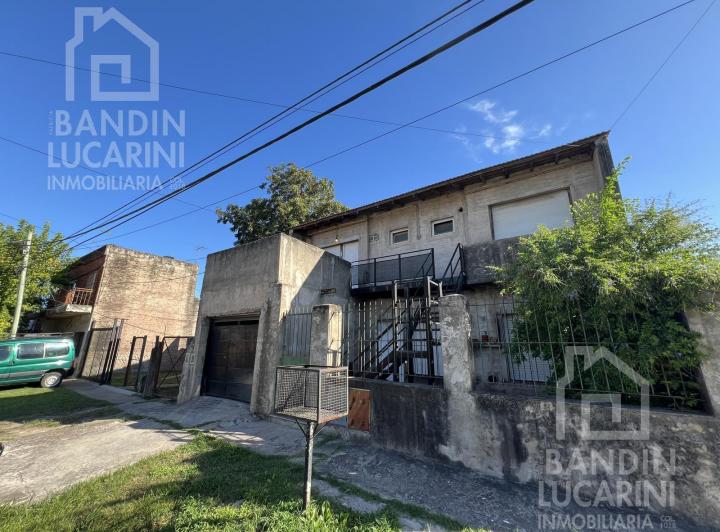 Casa · 170m² · 5 Ambientes · 2 Cocheras