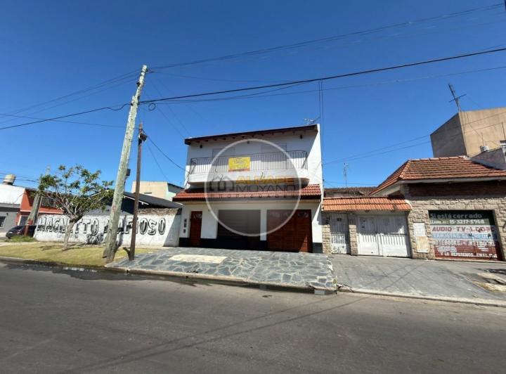 Casa · 170m² · 5 Ambientes · 1 Cochera