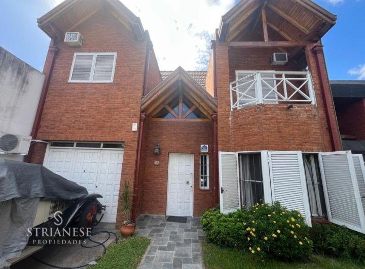 Casa · 237m² · 5 Ambientes · 3 Cocheras