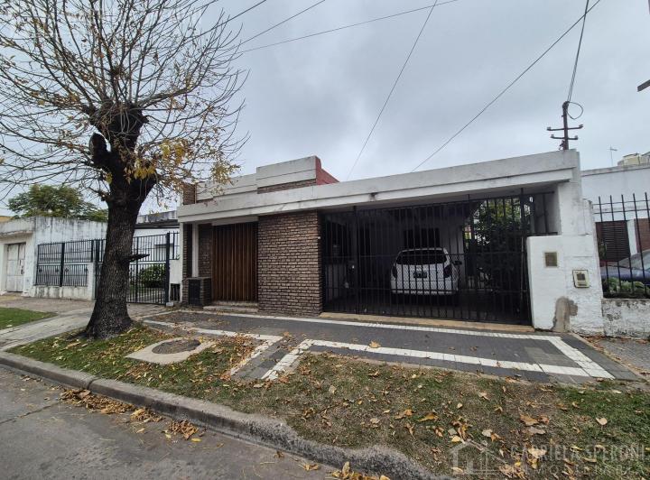 Casa · 120m² · 5 Ambientes · 1 Cochera