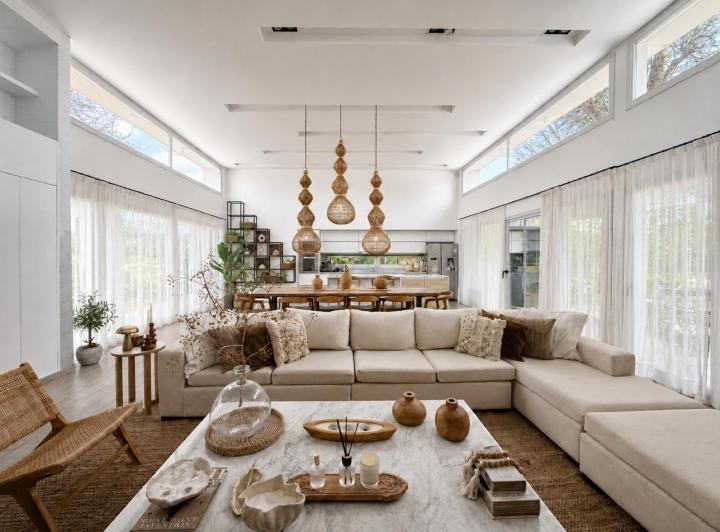 Casa · 250m² · 5 Ambientes · 4 Cocheras